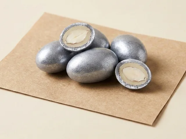 Sugar-coated almond, silver dragée