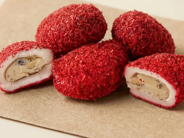 Red-coconut coated cream moon bundle