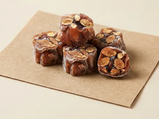 Aleppo-style roll with almond